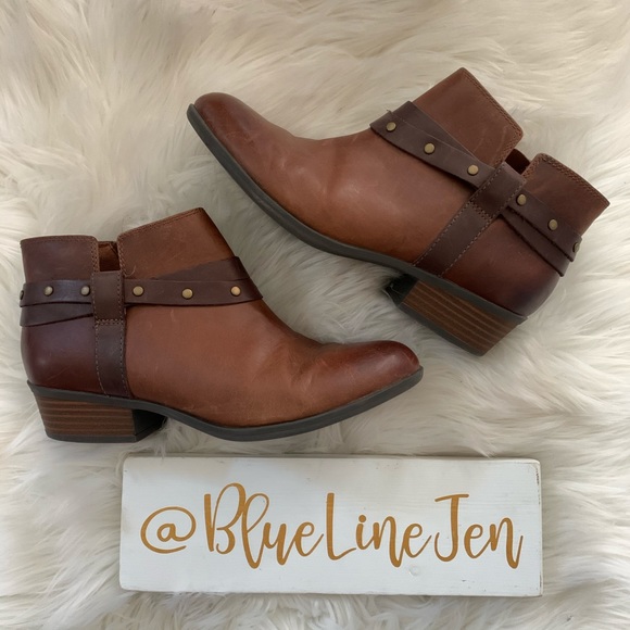 clarks faraway fell black